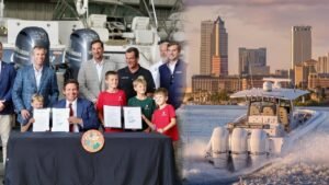 <p>El gobernador Ron DeSantis aprobó una medida que facilita el acceso de los lancheros a aguas públicas.</p>
