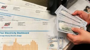 <p>Un análisis indica que los recibos de luz aumentarán en un promedio de U$D 784, el más alto en los últimos 10 años.</p>

